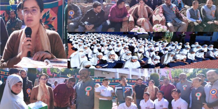 DC Kupwara distributes Self Defense Kits among girl students