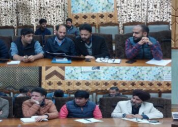 DC Kupwara, Ayushi Sudan chairs CLU Meeting
