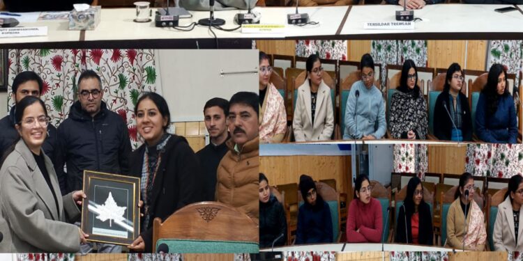 IAS probationers on Bharat Darshan engages in an insightful interactive session with Deputy Commissioner Kupwara