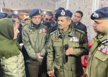 DGP interacts with Kupwara Police personnel;Participates in Bara Khana Programme