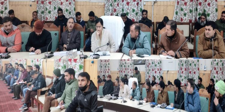 LS polls: DC Kupwara chairs election preparedness meeting, emphasizes for all necessary arrangements