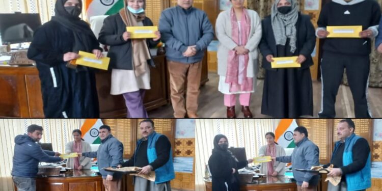 DC Kupwara hands over appointment letters to eligible candidates under SRO-43