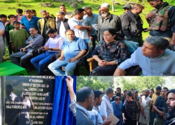 DC Kupwara, VC DDC lays foundation stone to 7.3km road projects at Surigam, Gratnard in Lolab sub division