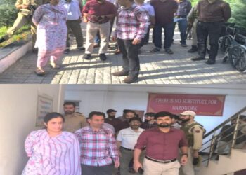 DEO Kupwara inspects Polling stations, Strong room and Control Room in Lolab constituency