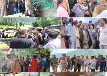 DC Kupwara visits Karnah sub division to take stock of the situation
