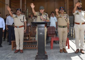 Kupwara Police Holds Integrity Pledge Ceremony Across All Units