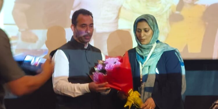 Kashmir servers Foundation, Distt admn held felicitation program under Seva Parv