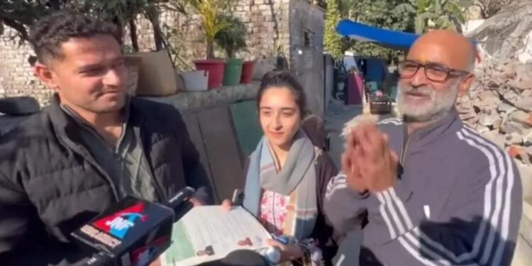 “Humanity is alive”: Kashmir-based businessman offers one kanal of prized land to Kuldeep Sharma for his generous act