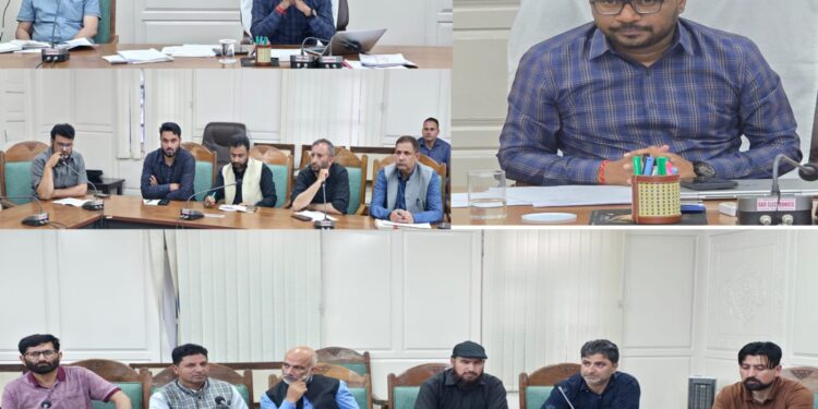 DC Kupwara Chairs Meeting to Review Implementation of Mission Gyan Bhartam