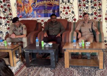 DC Kupwara Visits Migrant Colony Nutnussa on Janam Ashtami