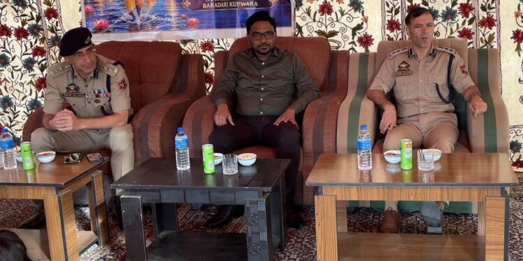 DC Kupwara Visits Migrant Colony Nutnussa on Janam Ashtami